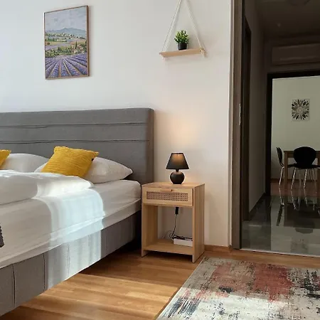 Apartment B&z A Plaza Mellett *